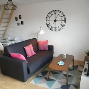 - Proche Metro - Stationnement Gratuit Apartment Lille